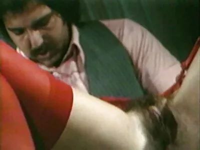 స్టడ్ బ్యాంగ్స్ స్కిన్నీ స్లట్