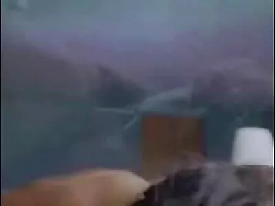 ఆమె గొంతు లోతుగా కొట్టడం