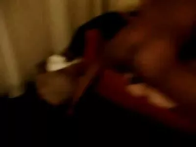 బ్లోండ్ క్యామ్ వేశ్య ఆమె బొమ్మలతో ఆడుకుంటుంది