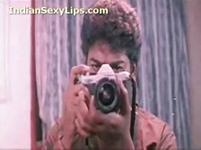 ఎర్రటి జుట్టు గల పసికందు ఒక చిన్న డిక్ తో బలంగా తగిలింది